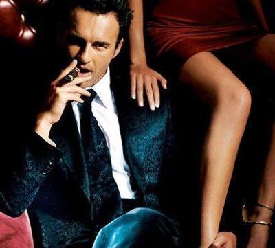 Tosun Paşa'daki Daver Gibisin Aşkım, Gözün Sevgide Değil Mevkide!