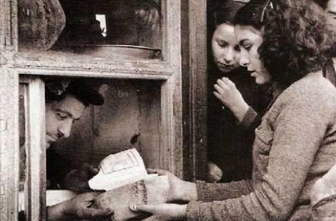 Bir Seni Sevdim Bir de Devrimi