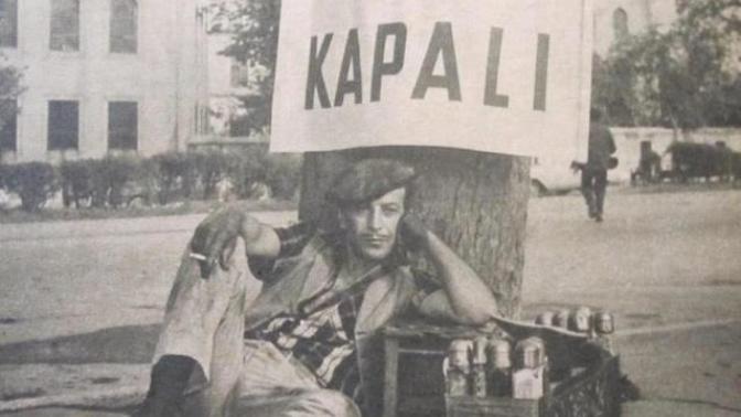 Hayatı anlamaya başlayınca yalnızlığa depar atıyorum.