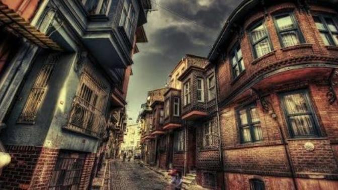 Hayat Hepimize Zorla Kendini Öğretir