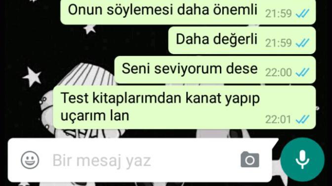 Elinizdekileri Yavaşça Kenara Bırakın ve Eğlenceli WhatsApp Diyaloglarımıza Bakın