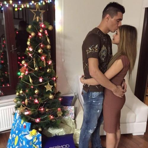 Ülkemize Gelen Futbolcular ve Güzel Yengelerden Bazıları!