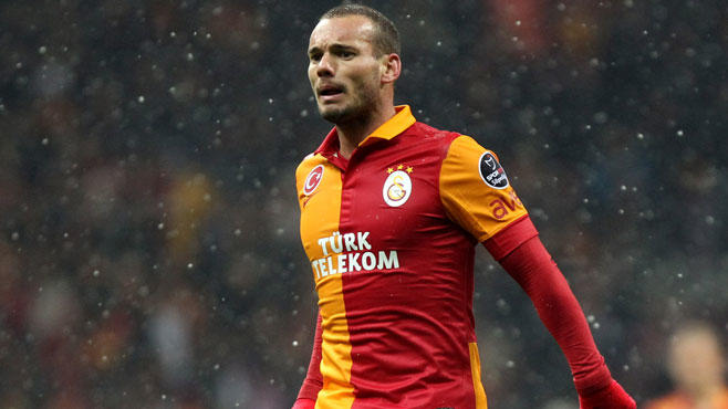 Ülkemize Gelen Futbolcular ve Güzel Yengelerden Bazıları!