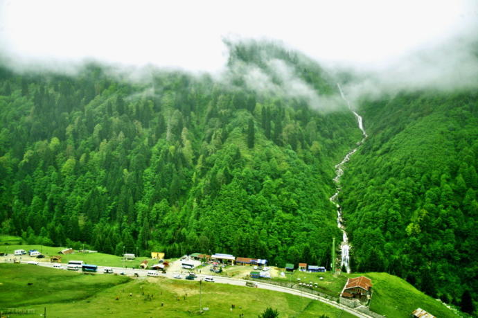 Yeşilin Tüm Tonlarını Görebildiğin Şehir: Bir Başkadır Rize