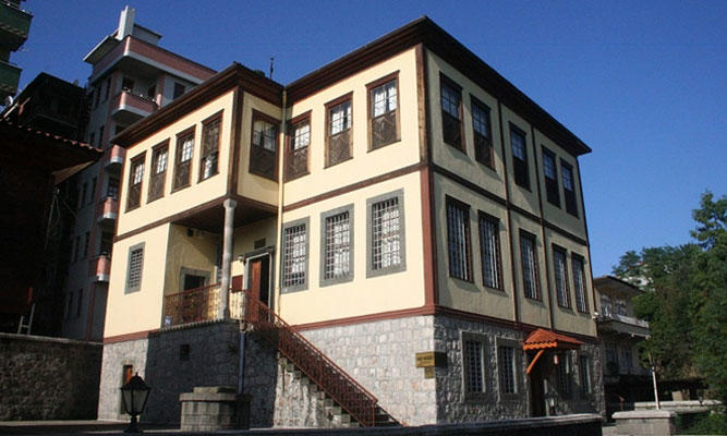 Yeşilin Tüm Tonlarını Görebildiğin Şehir: Bir Başkadır Rize