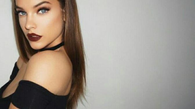 Barbara Palvin İle Bordo Ruj Makyajı!