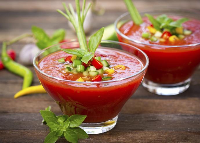 İspanyol Mutfağının Meşhur Çorbası: Aşırı Kolay ve Lezzetli Gazpacho Tarifi