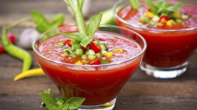 İspanyol Mutfağının Meşhur Çorbası: Aşırı Kolay ve Lezzetli Gazpacho Tarifi