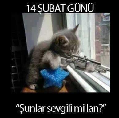 Sevgililer Gününde İyi ki Sevgilim Yok Dedirtecek Durumlar!