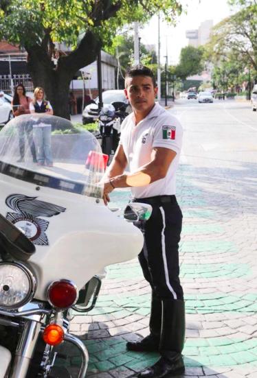Neredeyse İnsanları Suça Teşvik Edecek Kadar Afet Polisler