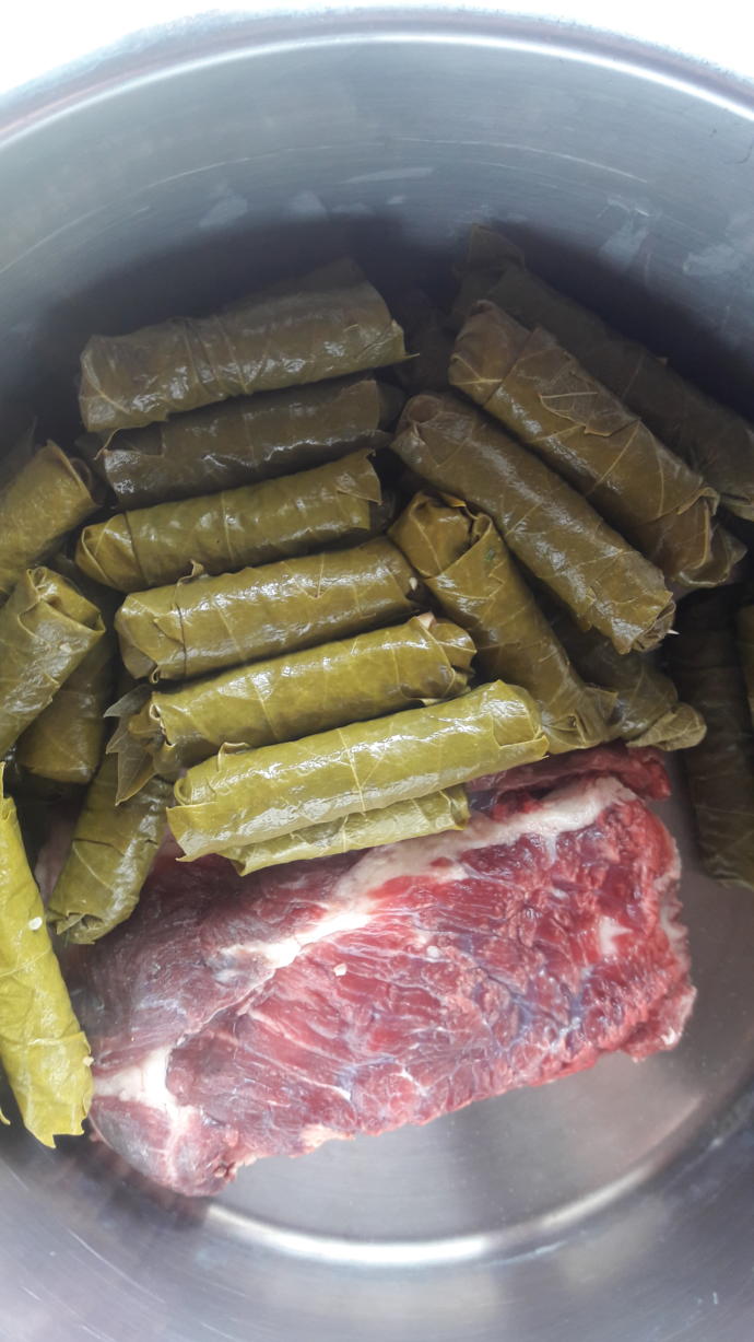 Özel misafirlere özel bir tarif; Etli, Baklalı yaprak sarması