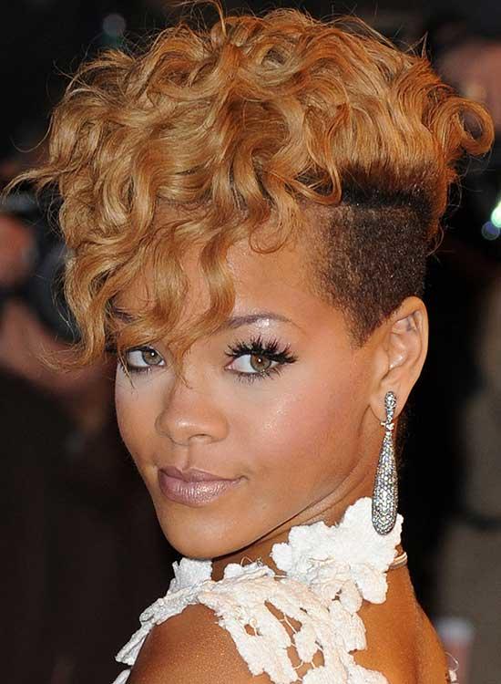 Rihanna'nın Geçmişten Günümüze Değişen Saç Modelleri