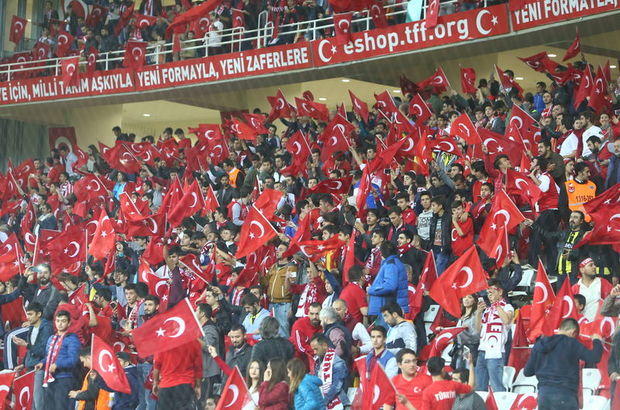 Bir Siyaset Uğruna Parçalanmayalım !