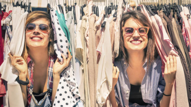 Dolabını Hiç Para Harcamadan Yenileme Şansı Sunan İkinci El Moda Trendini Tanıyın!