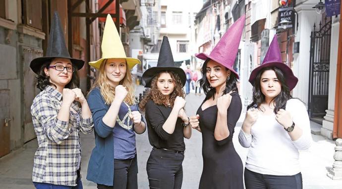Kızlarının İlişkilerini Işık Hızıyla Tükettiği 7 Hata!