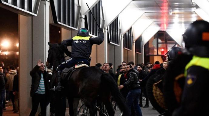 Hollanda ''Türklere Yaptığı Eylemler'' Sonucunda, Kendi Anayasasını Çiğnemiştir!