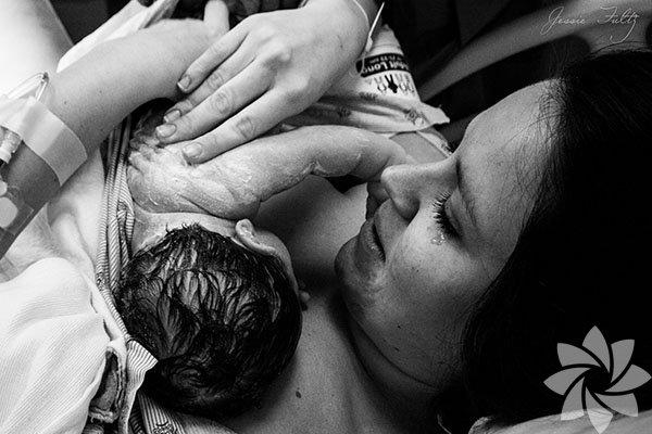 Doğum Fotoğrafçılığı Yarışmasından Annelerin Gücünü Kanıtlayan 13 Fotoğraf