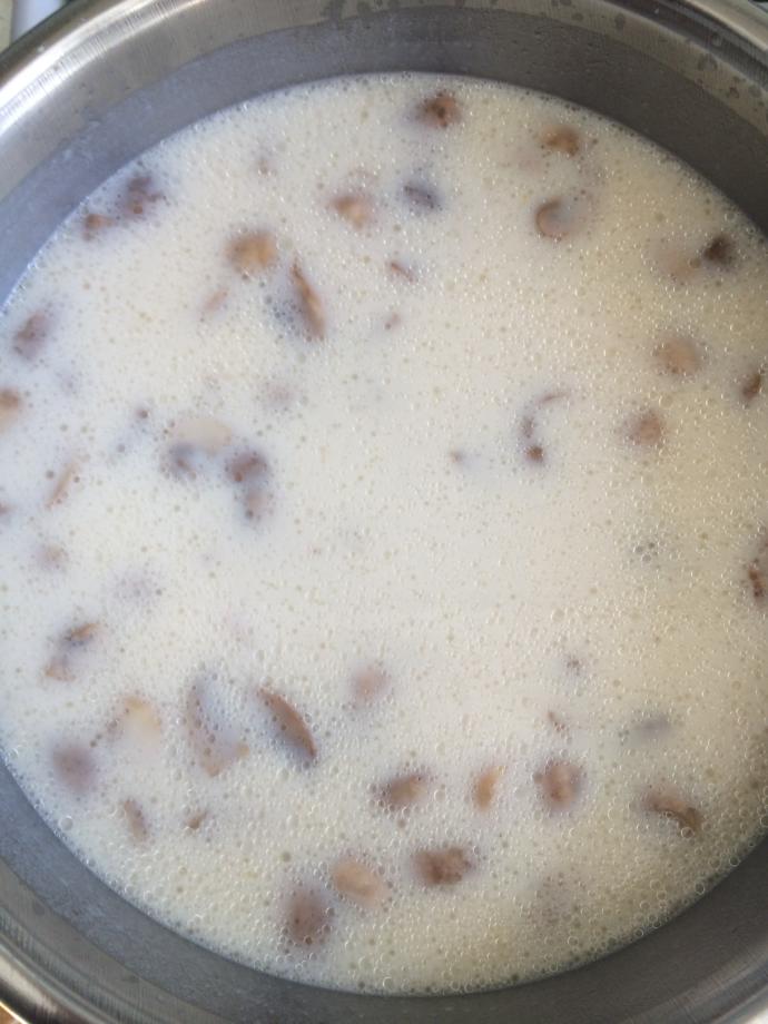 İçinizi Isıtacak Bir Lezzet: Kremalı Mantar Çorbası