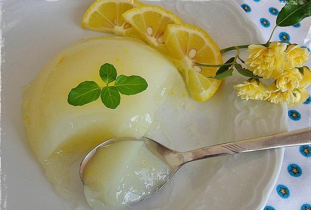 Dondurma Tadında Hafif Bir Yaz Tatlısı: Limonlu Pelte