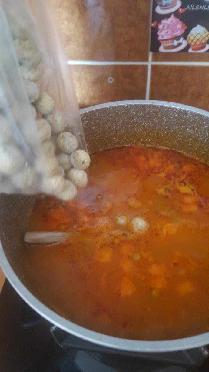 Köftenin En Renklisi: Sebzeli Sulu Köfte Tarifi
