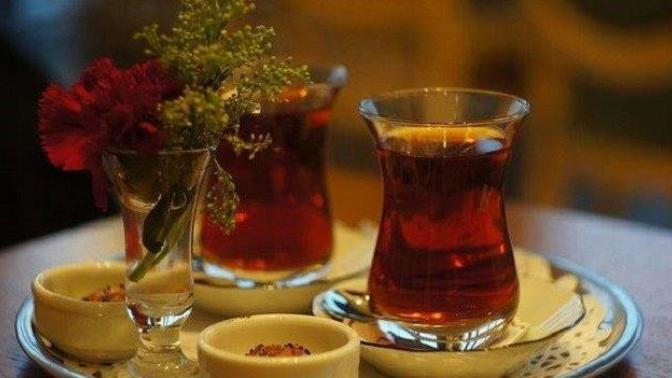 Gelin Bir Çay Demleyin, Sorunlarımız Uçuversin!