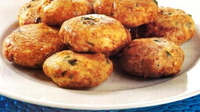 Farklılık Arayanlar İçin Enfes Tavuk Köftesi