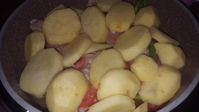 Patates ve Tavuğun Efsanevi Birleşimi: Patates Oturtma