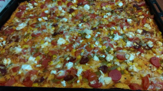 Ev Yapımı Bol Kepçe Pizza Tarifi