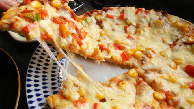 Ev Yapımı Bol Kepçe Pizza Tarifi