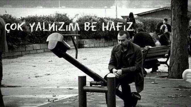 Bugün yüreğim biraz ıslak.. Basarken dikkat..