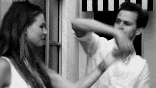 "Aşık Olunası Tiplerdensin" Denilmesi İçin Yapılması Gereken 4 Şey