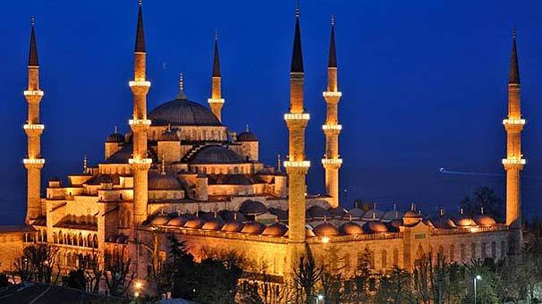 Sanatın İbadet ile Buluştuğu Mekanlar: Muhteşem Camilerimiz