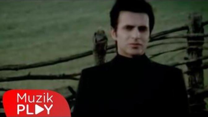Ayrılan Sevgilinin Mesajlarına Teoman Şarkı Sözleriyle Cevap Vermek