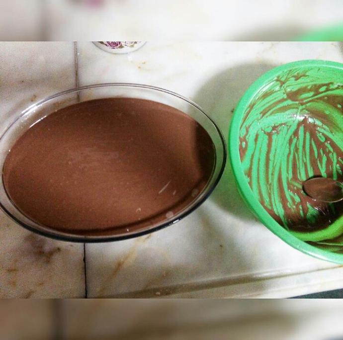 Çay Keyfinin Vazgeçilmezi: Klasik ve Pratik Kakaolu Kek Tarifi!