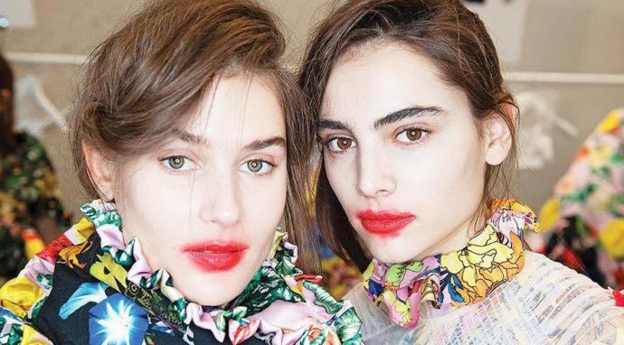 Mat Ruj Modası Geçti, Yeni Moda Lolipop Dudaklar!