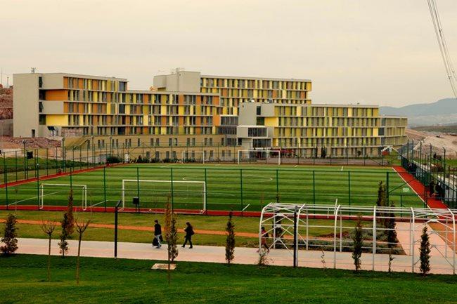 Vakıf Üniversitesi Tercih Edecekler İçin Türkiye'nin En İyi İlk 10 Vakıf Üniversitesi