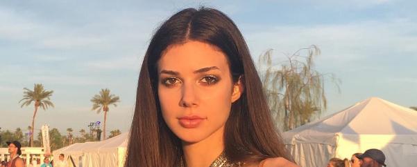 Coachella 2017 Müzik Festivaline Katılan Türk Güzellerinin Dikkat Çeken Makyaj Detayları!
