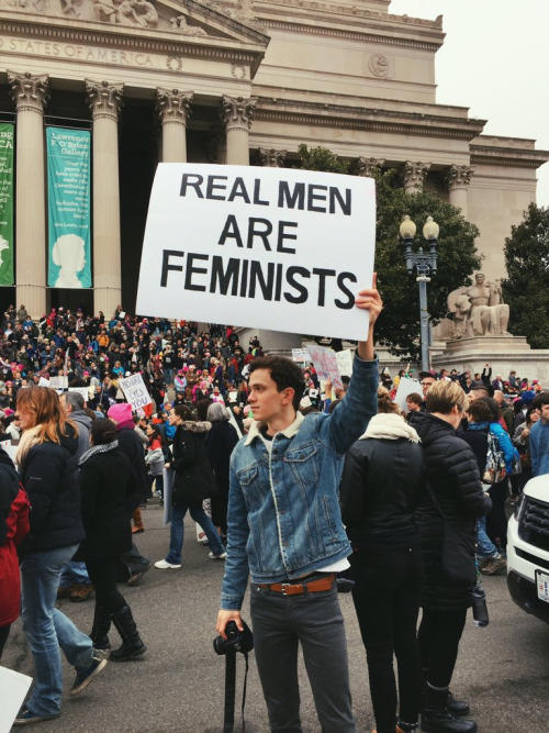 Gerçek Feminizmi Öğrenmeniz İçin Gerekli Maddeler