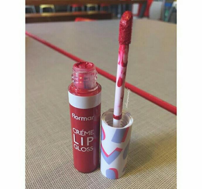 Bu Yazın Modası Parlak Rujlar: İşte Dudaklarınızı Yıldız Gibi Parlatacak Lip Glosslar!