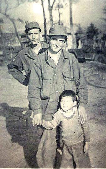 Ay Yüzlü Bir Kız ve Ay Yıldızlı Bir Askerin Empatik Hikayesi