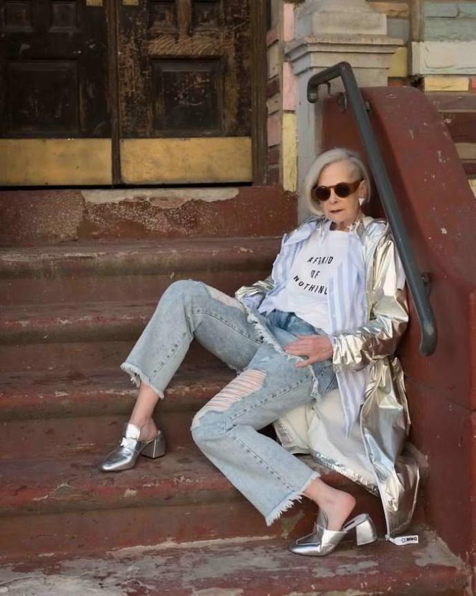 63 Yaşında Moda İkonu Olan Kadın Tarzıyla Hayran Bırakıyor!