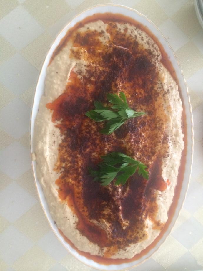 Lezzetiyle Davet Sofralarının Vazgeçilmezi Humus