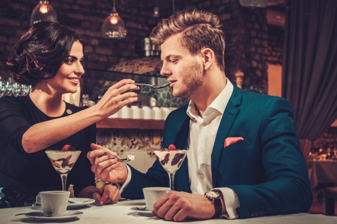 Sevgilisine Romantik Bir Sofra Hazırlamak İsteyenlere: 8 Yiyecek Ve İçecek Önerisi