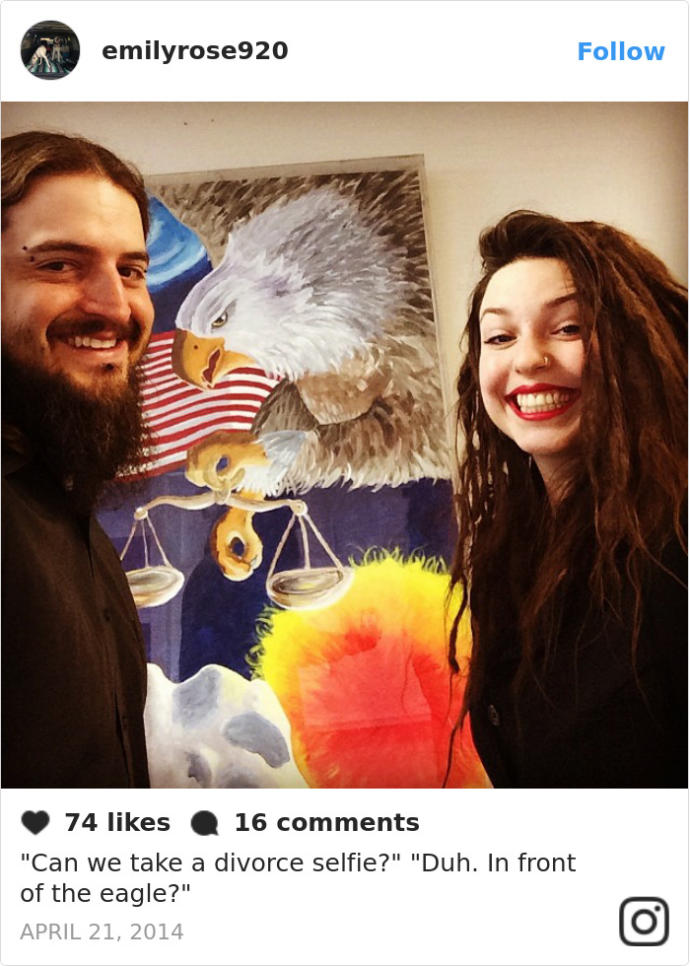 Evlendikleri Gün Bile Bu Kadar Heyecanlanmayan ve Boşanmalarını Selfie ile Kutlayan Eski Çiftler
