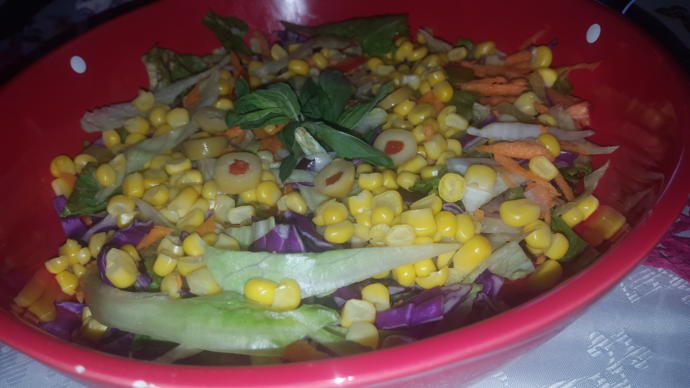 Restoran Usulü Süslü Salata Tarifi