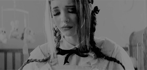 Melanie Martinez'in En Anlamlı Şarkı Sözleri!