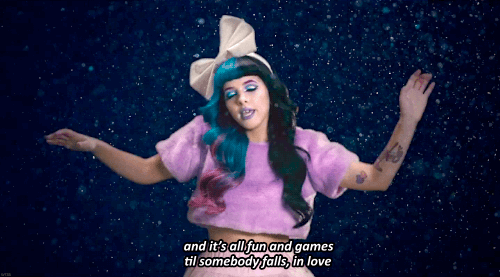 Melanie Martinez'in En Anlamlı Şarkı Sözleri!