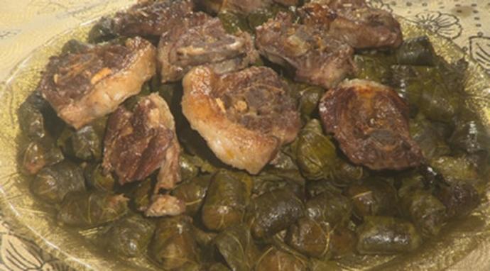İftarda Ne Yiyelim: Güveçte Etli Yaprak Sarması