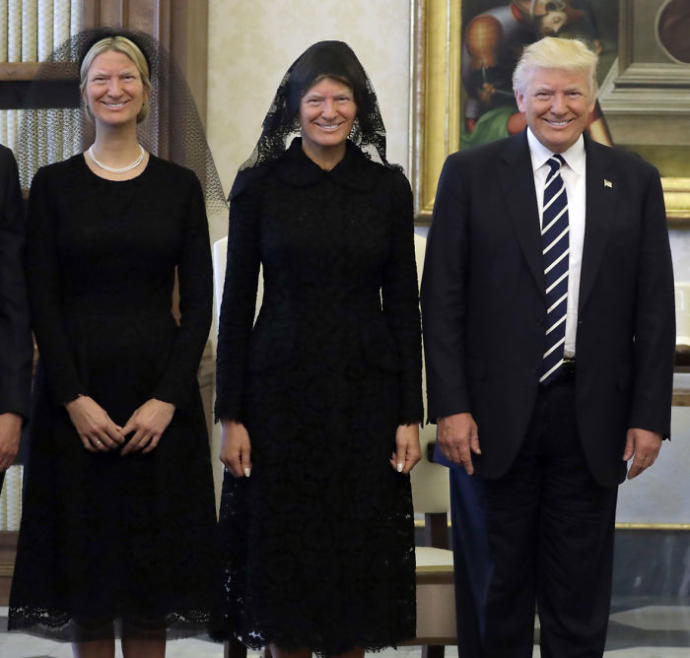 Papa Francis, Donald Trump ile Buluşunca Ortaya Eğlenceli Görüntüler Çıktı!