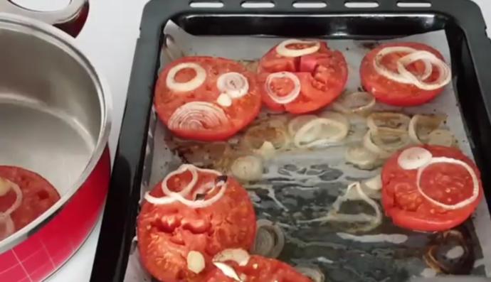 Ramazana Yakışır Bir Lezzet Fırında Közlenmiş Domates Çorbası
